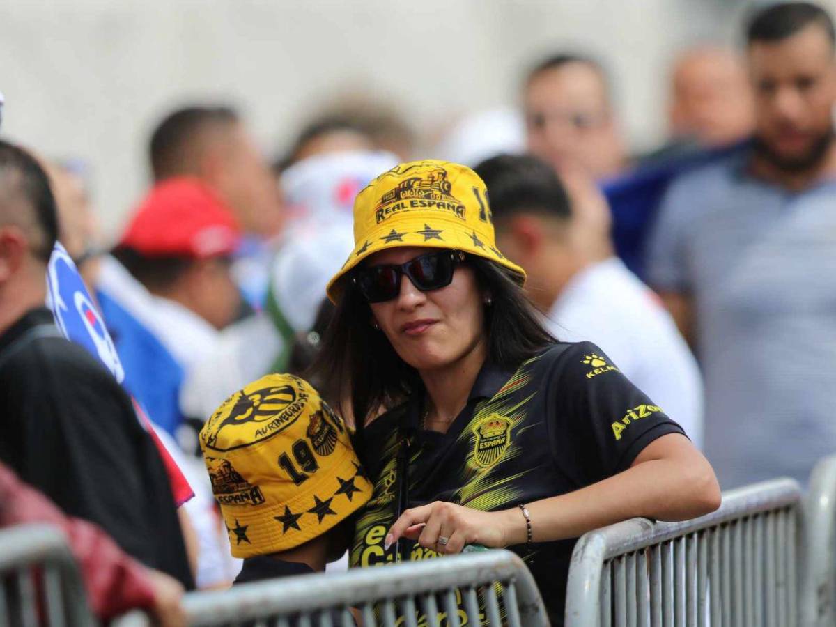 La furia aurinegra llega al Estadio Nacional para la final Olimpia vs Real España