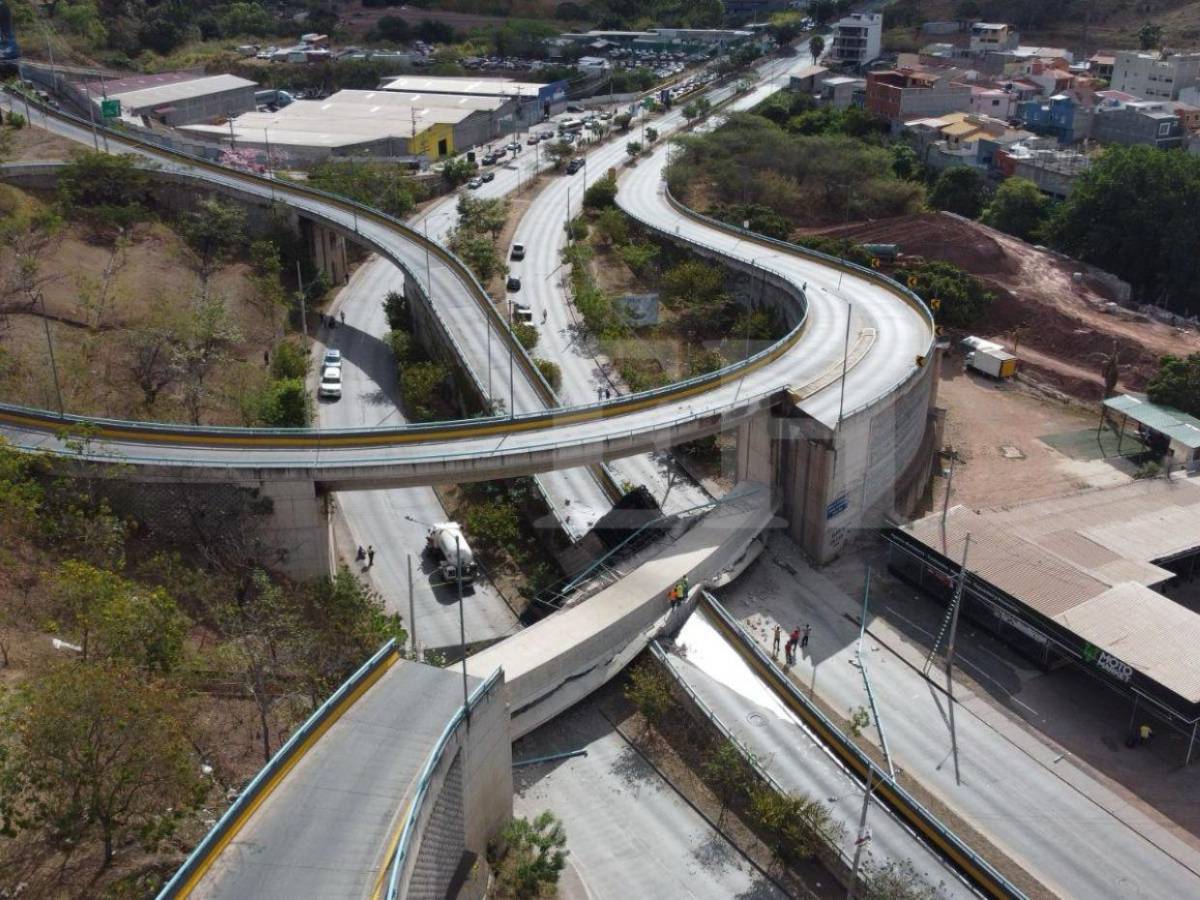 Vista aérea revela magnitud del daño en el puente Juan Manuel Gálvez