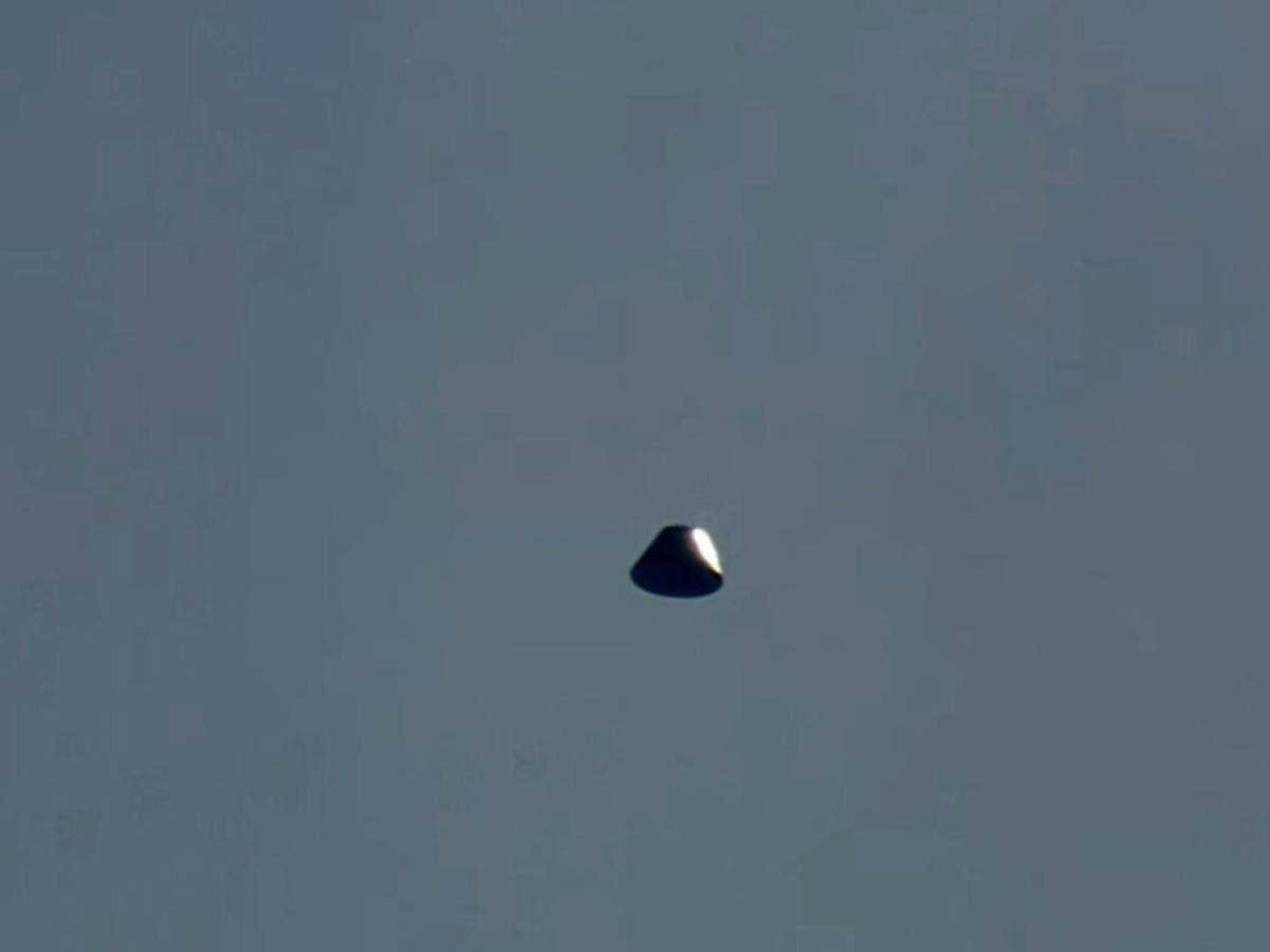 Así vivieron el amerizaje de la misión Artemis II en San Diego, California