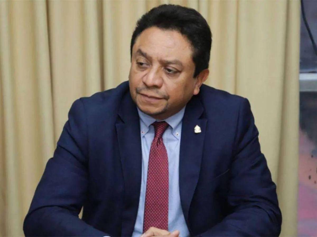 Un acusado de lavado de activos, un catedrático y exfutbolistas: los candidatos a diputados por Cortés