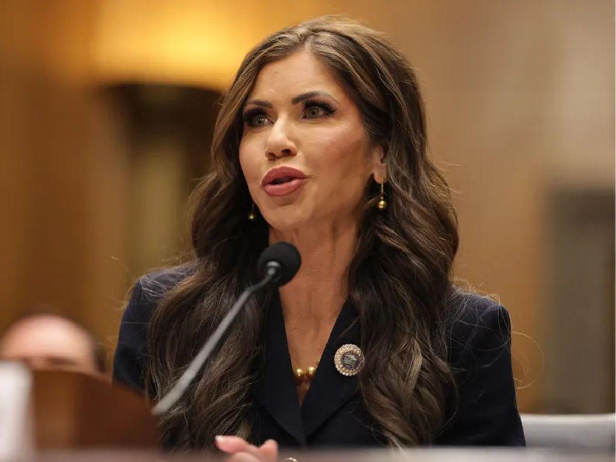 ¿Quién es Kristi Noem, la exsecretaria de Seguridad Nacional destituida por Trump?