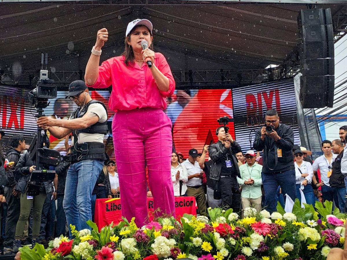 Precandidatos presidenciales continúan sus campañas en busca de votos