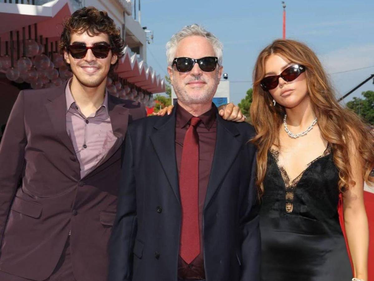 Hija de Alfonso Cuarón recibe ola de críticas por concierto de Dua Lipa: Nepobaby sin talento