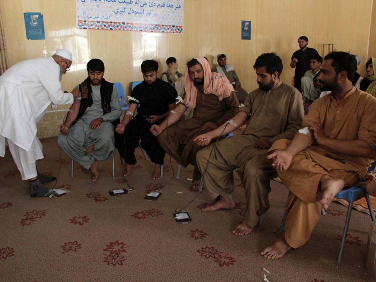 Más de 2 mil heridos y más 800 muertos deja terremoto en Afganistán