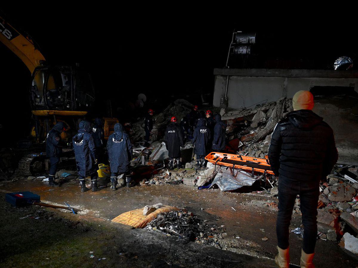 Turquía y Siria reciben ayuda internacional tras el devastador terremoto