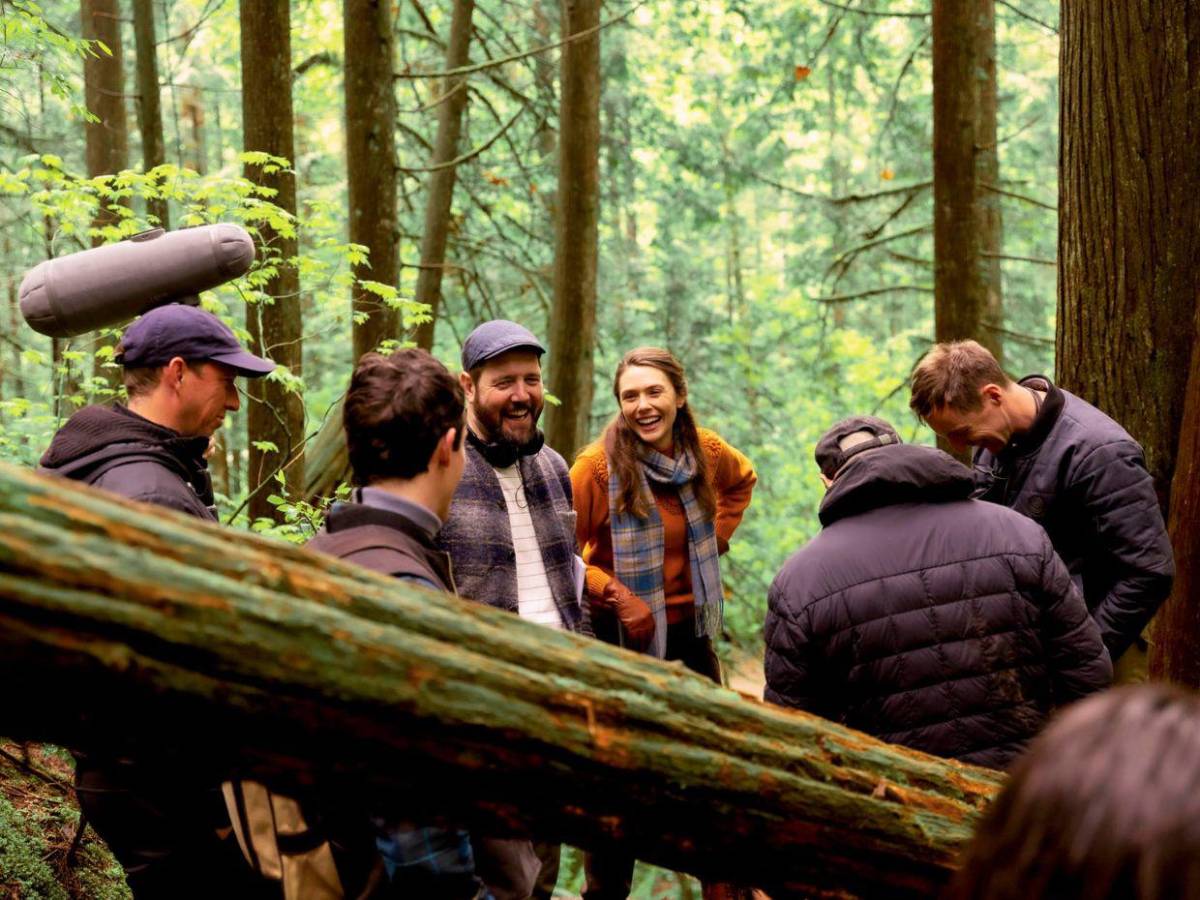 Elizabeth Olsen se diluye en un triángulo amoroso en Eternity: ¿Con quiénes?