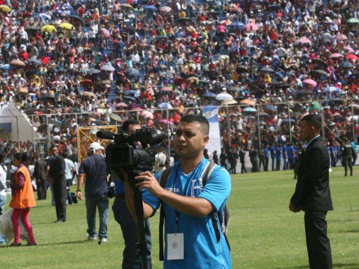 Así era Josué García, camarógrafo hallado muerto en su habitación en El Pedregal