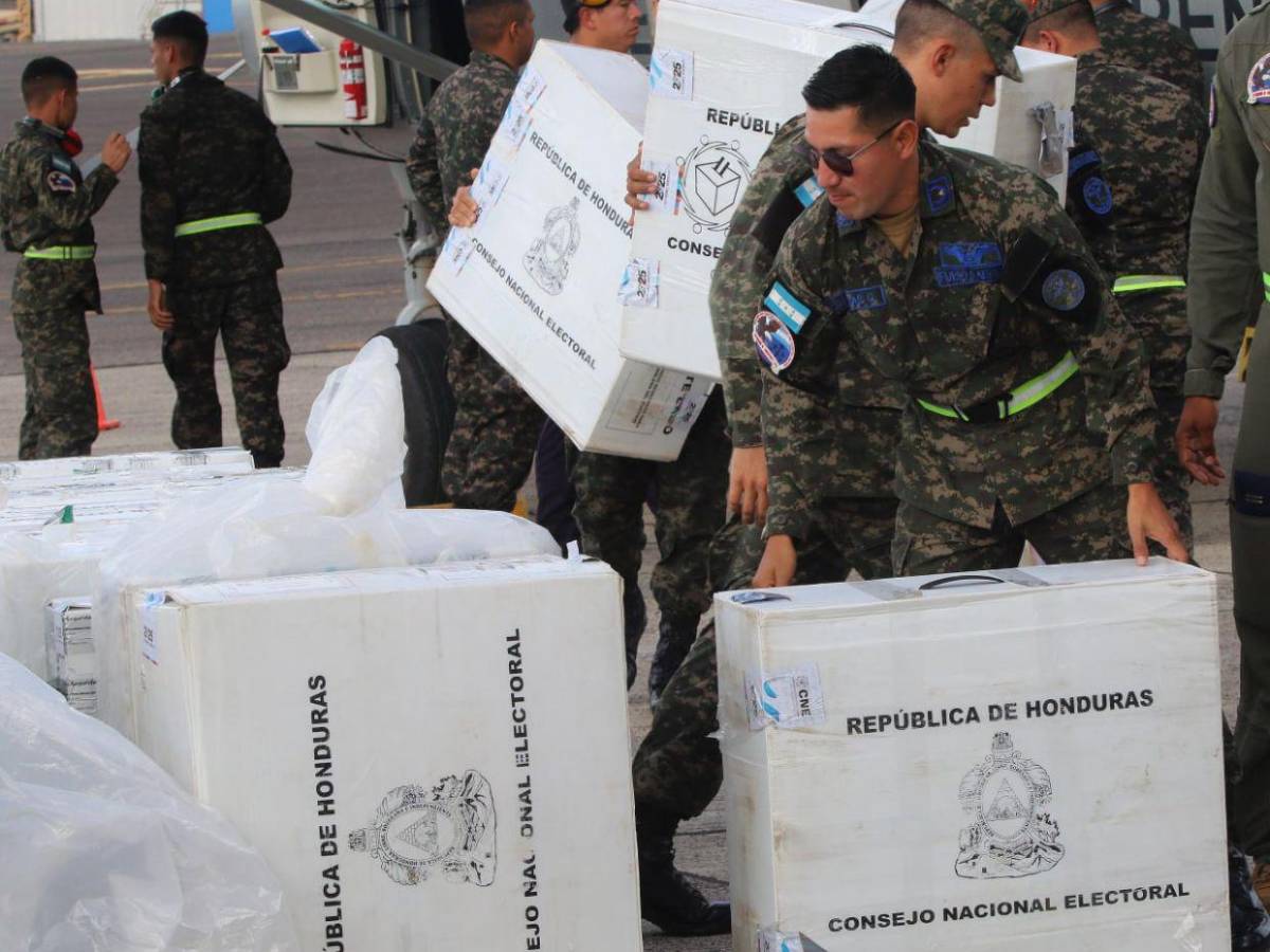 Llegan a Tegucigalpa maletas electorales desde Gracias a Dios