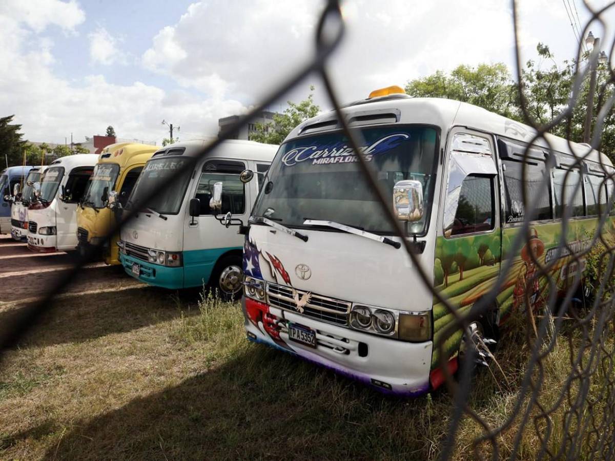 Buses siguen retenidos por IHTT a un día de caminata de iglesias en Tegucigalpa