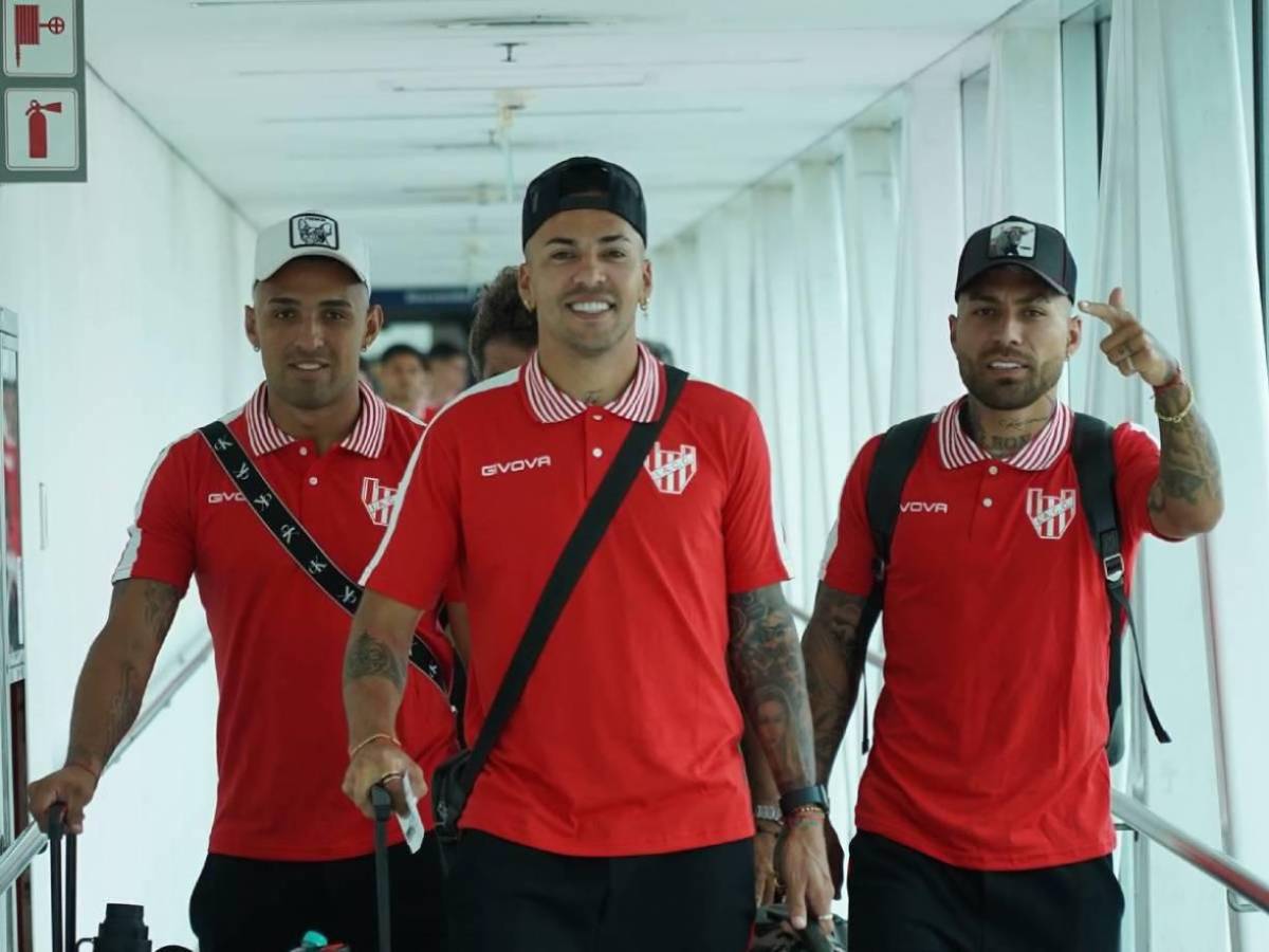 Aficionados le roban todo a jugadores del Instituto, equipo de Pedro Troglio