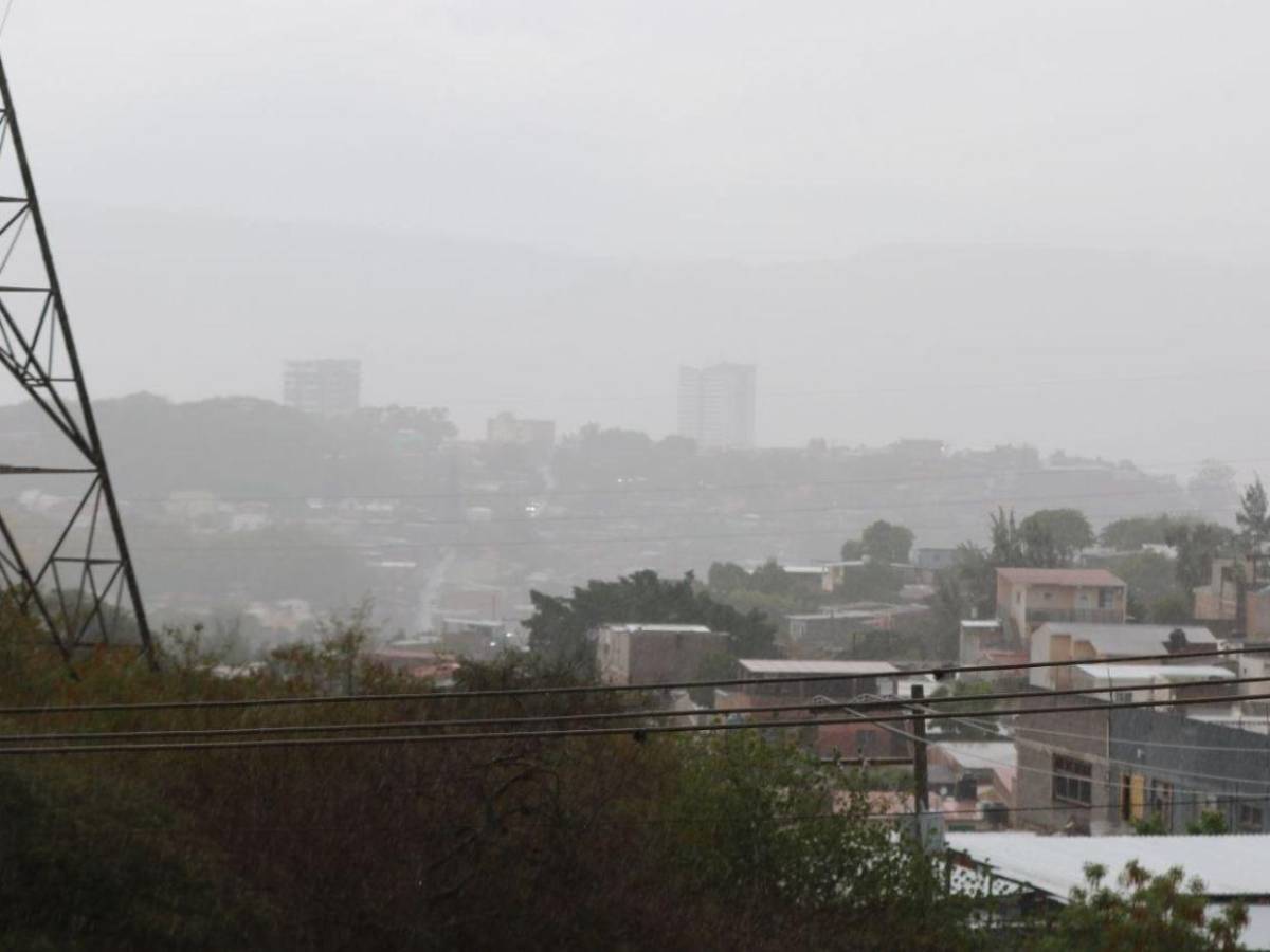 Vaguada y onda tropical seguirán dejando lluvias en el país: estas son las zonas afectadas