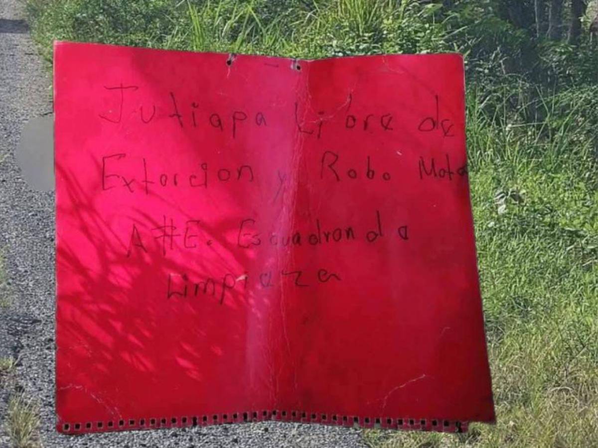 Con un rótulo y maniatado, así fue encontrado Brayan Cano en Jutiapa, Atlántida Con un rótulo y maniatado, así fue encontrado Brayan Cano en Jutiapa, Atlántida