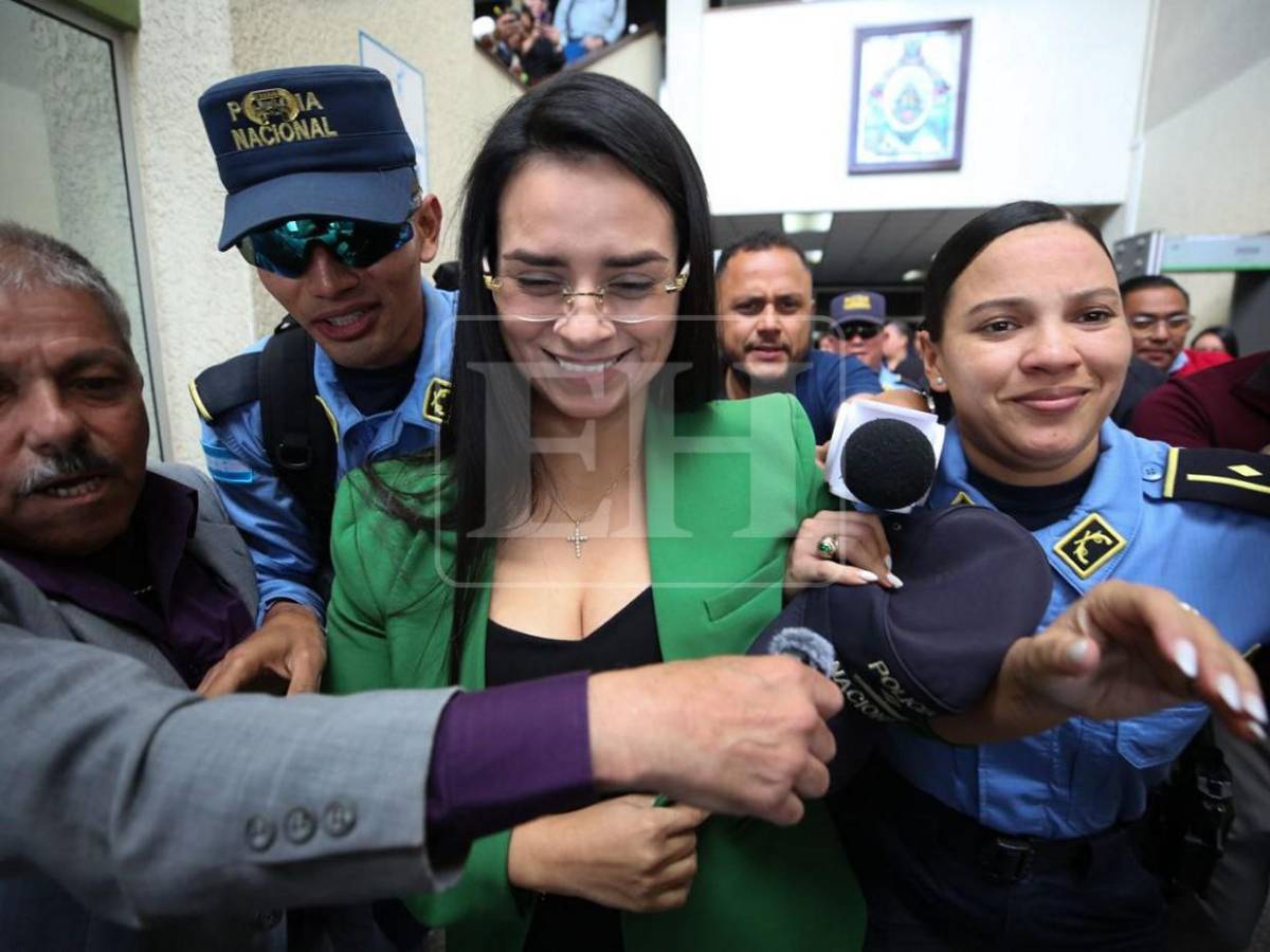 Isis Cuéllar sale sonriendo de la CSJ, sin curul y sin cárcel