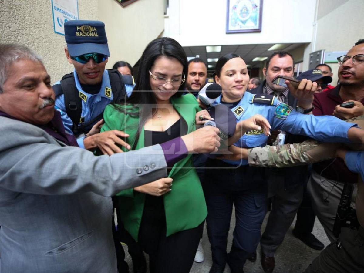Isis Cuéllar sale sonriendo de la CSJ, sin curul y sin cárcel