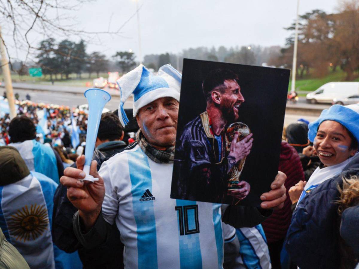 Jugadores de Argentina fueron recibidos con júbilo tras la final ante España en el Mundial 2026