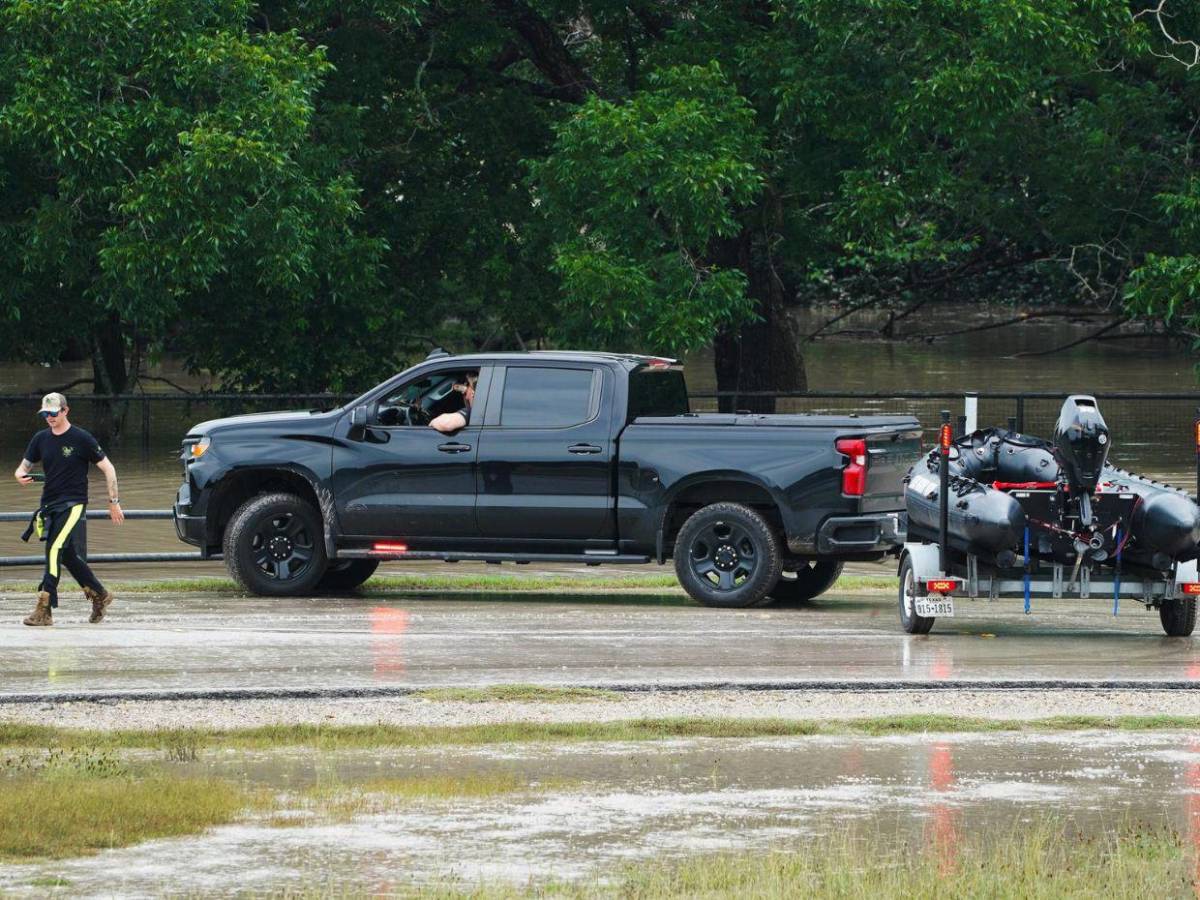 Nuevas inundaciones golpean Texas: un muerto y más de 70 rescates de emergencia