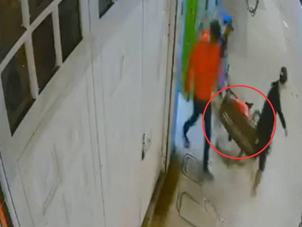 Dentro de una maleta y con signos de tortura hallan docente de robótica en Bogotá