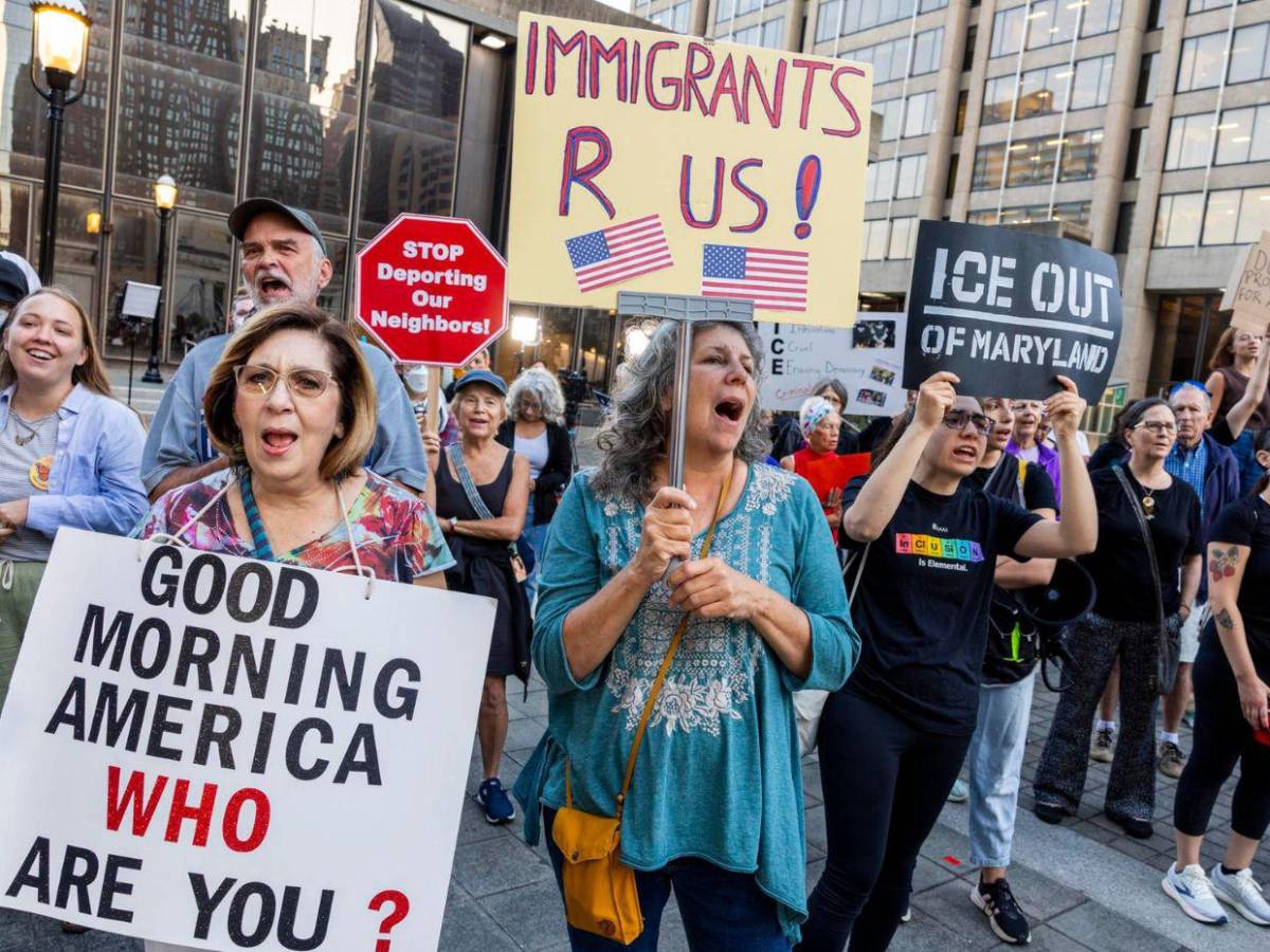 Protestan ante corte donde Kilmar Ábrego fue detenido tras audiencia