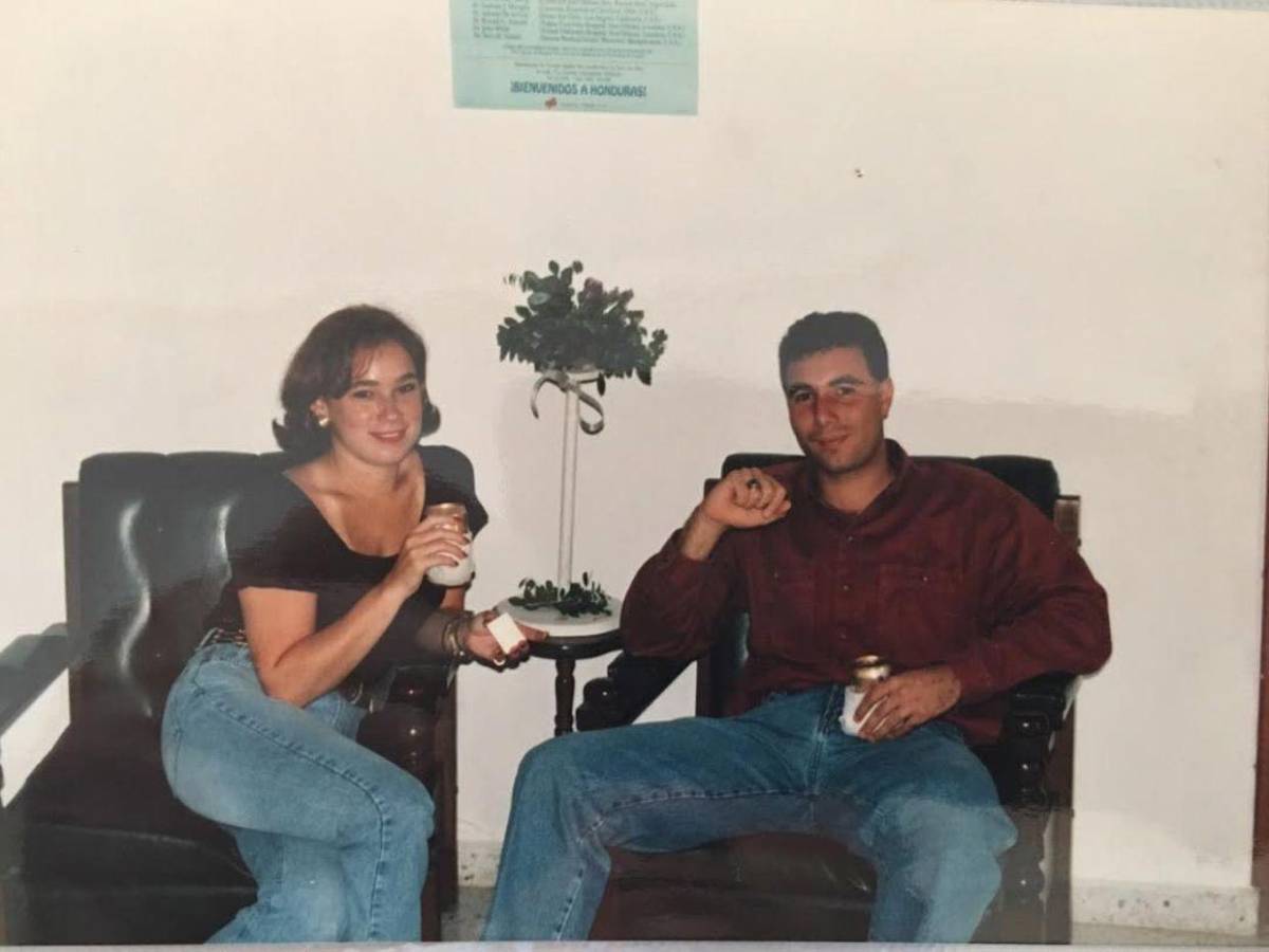 Hombre de familia: los hijos y esposa del precandidato liberal Luis Zelaya