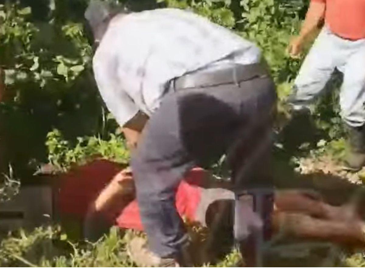 Hombres vestidos de policías lo sacaron de su casa: Alex Rodas, fue acribillado con nueve balazos Hombres vestidos de policías lo sacaron de su casa: Alex Rodas, fue acribillado con nueve balazos