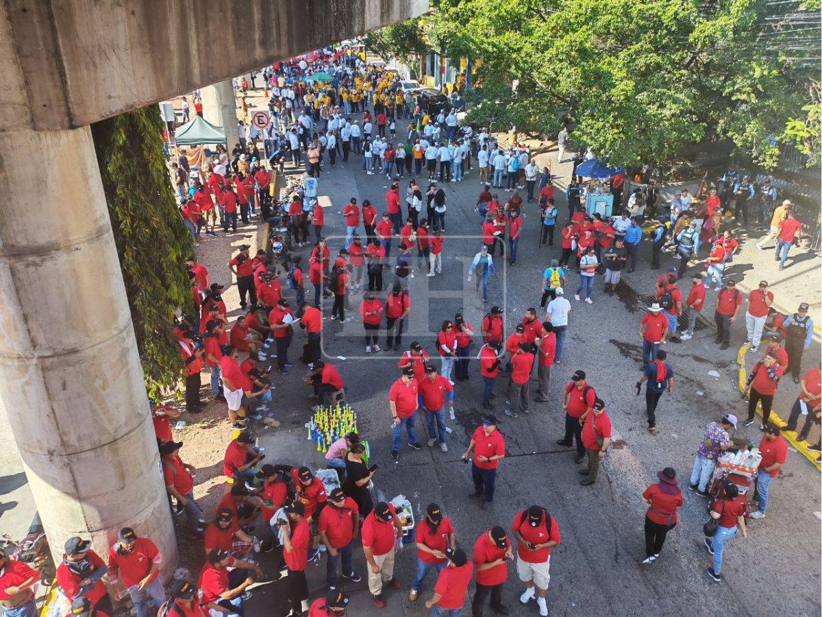 Multitudinaria participación: calles llenas en la marcha del Día del Trabajador en Honduras