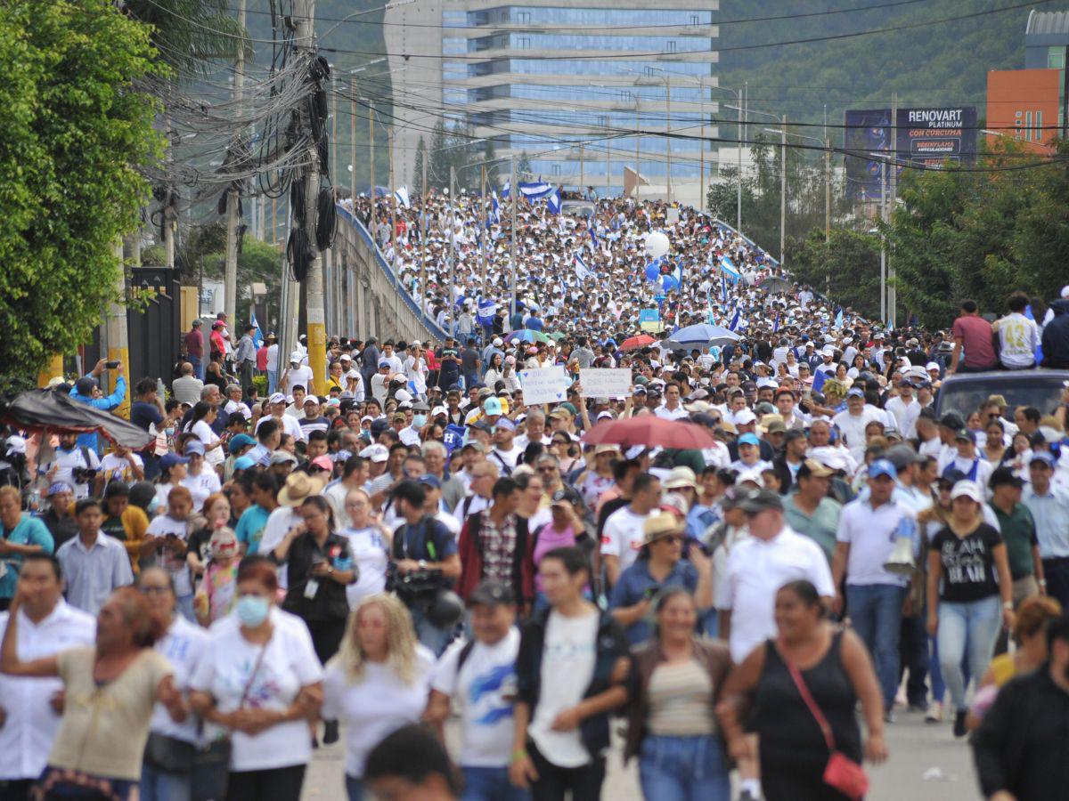 “El ejercicio es bueno”: funcionarios reaccionan a marcha de oposición