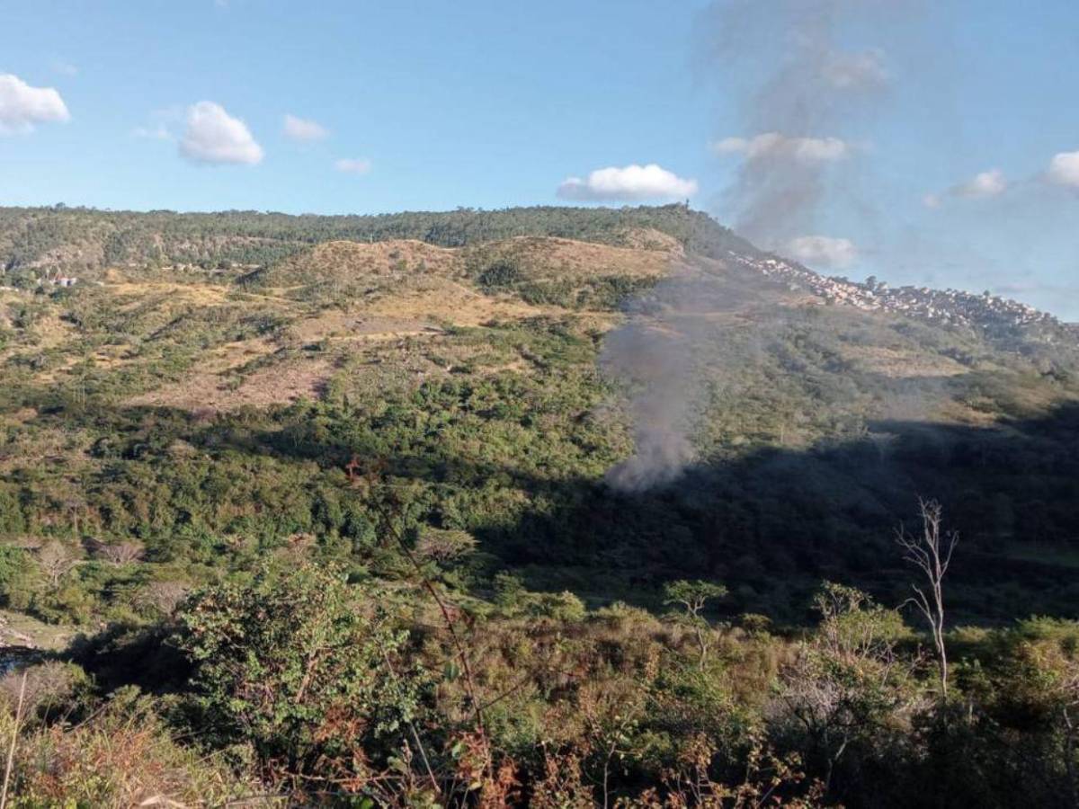 Así quedó el helicóptero que tuvo aterrizaje accidentado en la Cerro Grande