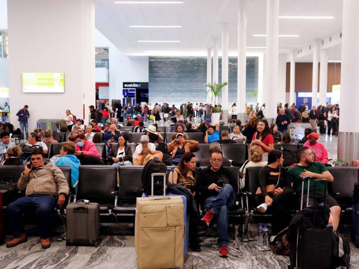 Tensa calma se vive en México, el día después de la muerte de El Mencho