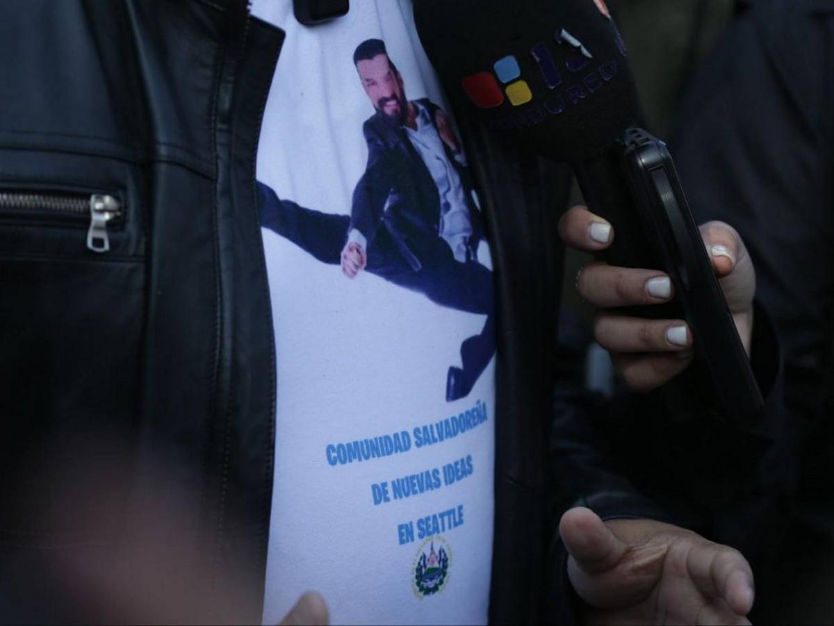 Rasel Tomé recuerda su “patada” a Jorge Cálix en su camiseta al ir a votar