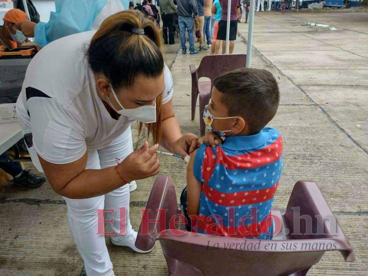 Salud aplicará vacunas anticovid a niños de 6 meses a 5 años
