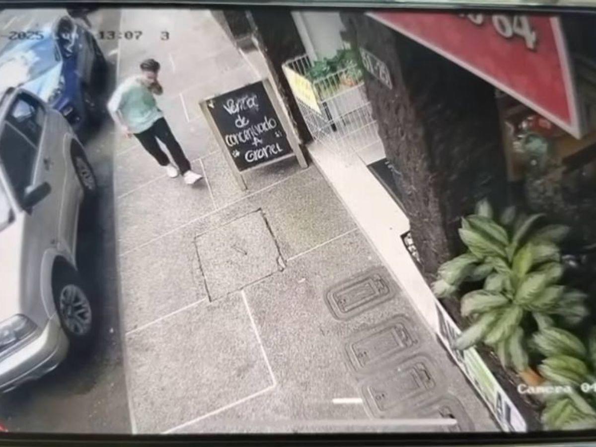 Se negó a darle una moneda y recibió una herida en el cuello: indigente asesinó a un joven en Colombia