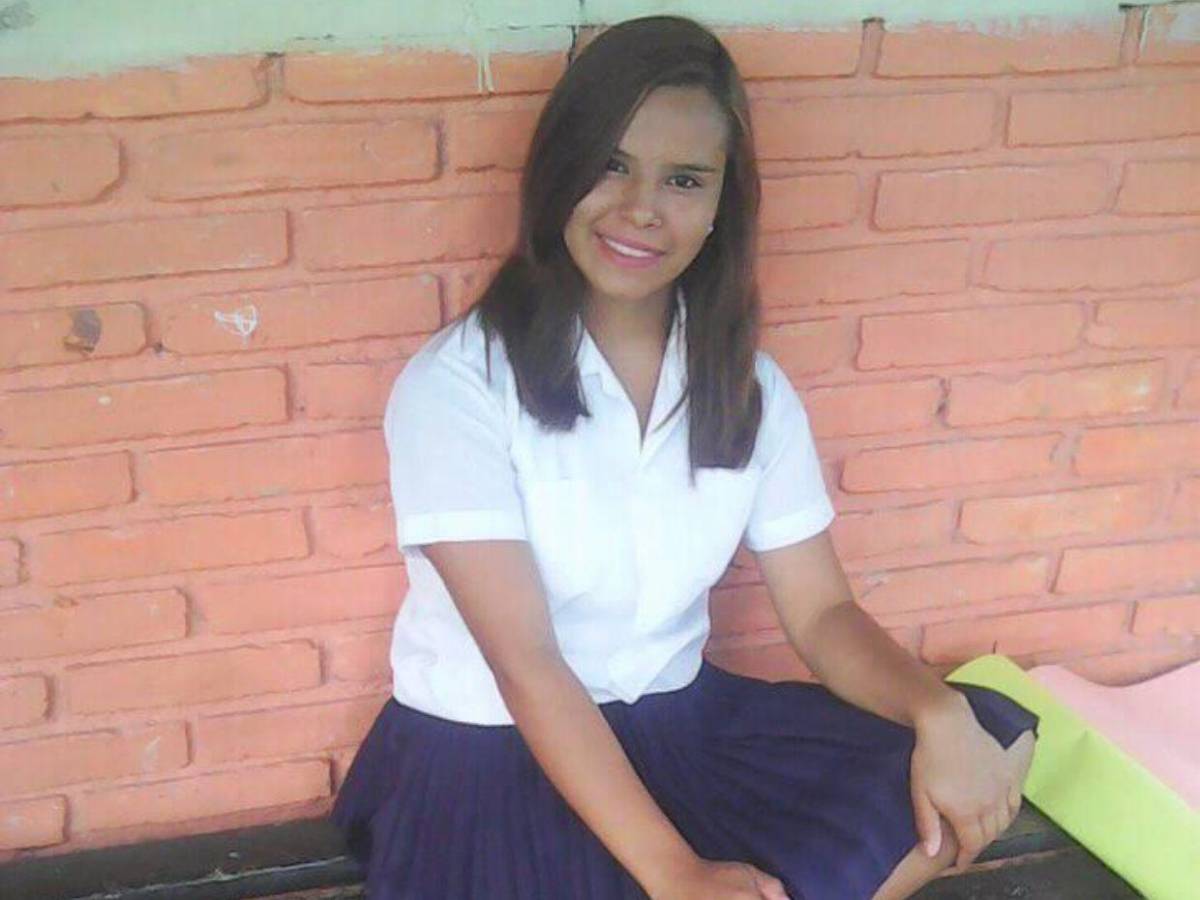 Fidelina Portillo, joven que fue apuñalada tras pleito por unos audífonos en Comayagua