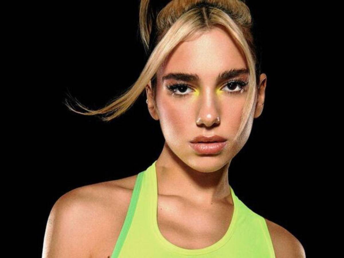 Dua Lipa cumple 30 años en la cima de su carrera musical que ya suma 15