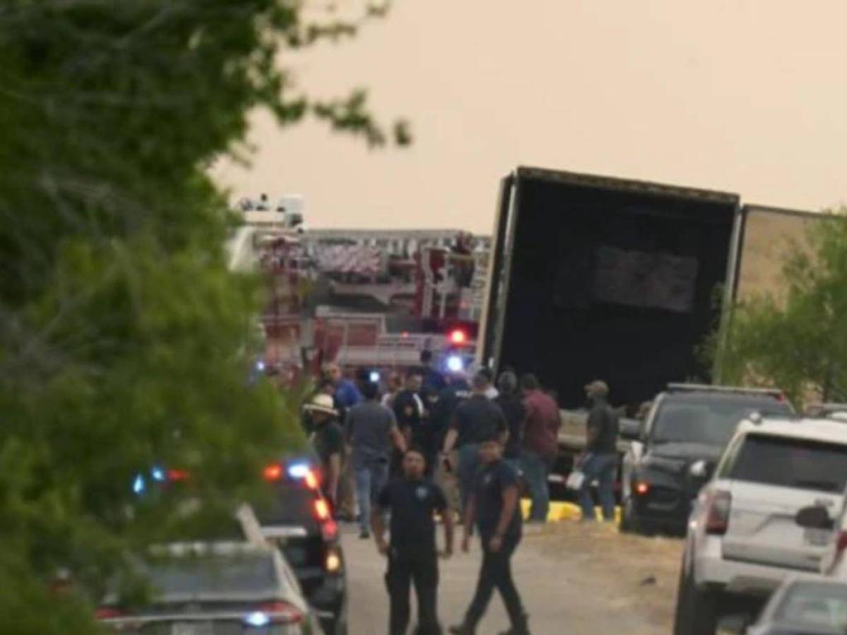 Tráiler pasó los controles de seguridad en EEUU sin detectar a migrantes, dicen autoridades