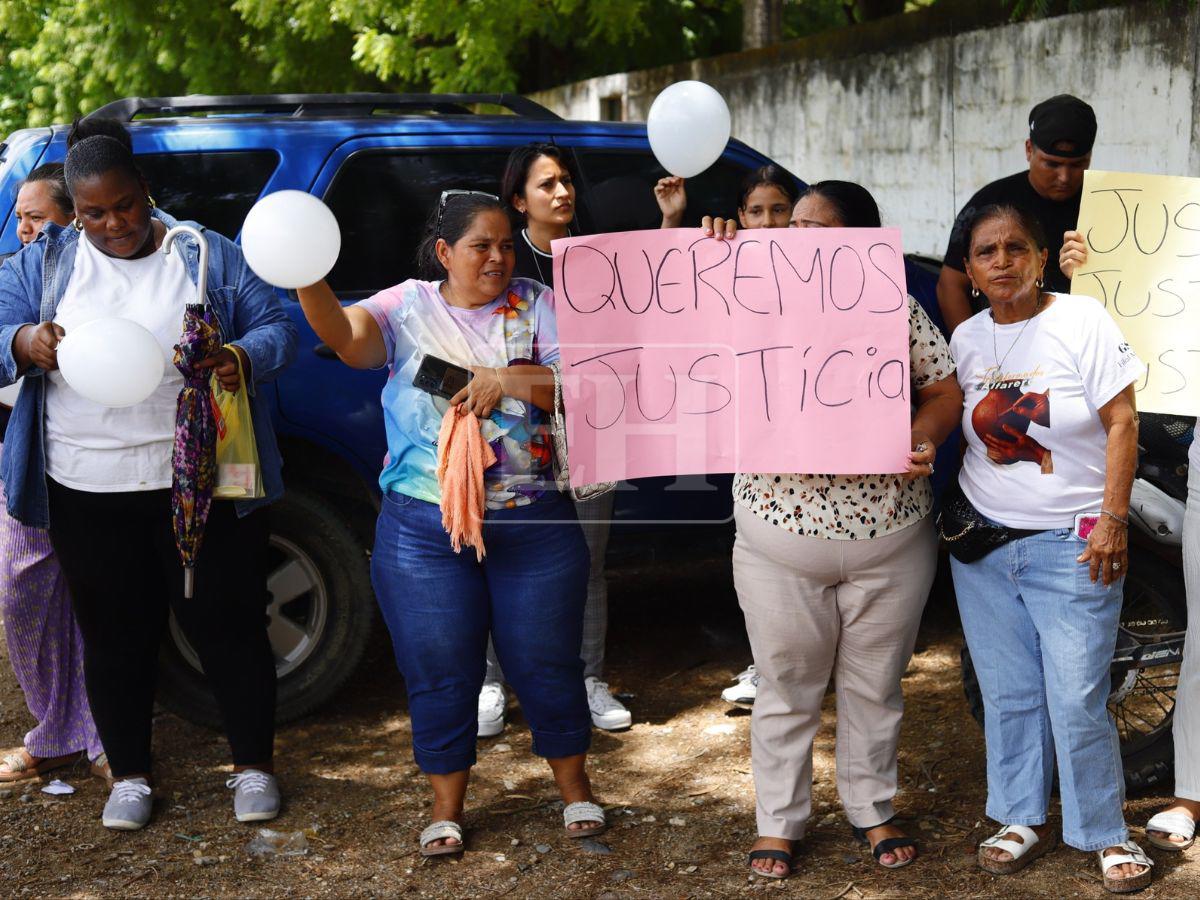 Desconsolados, familiares de Elvia exigen justicia tras su asesinato a manos de su pareja
