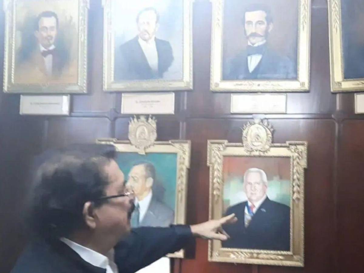 ¿Es cierto que quitaron el cuadro de Xiomara Castro de Casa Presidencial?