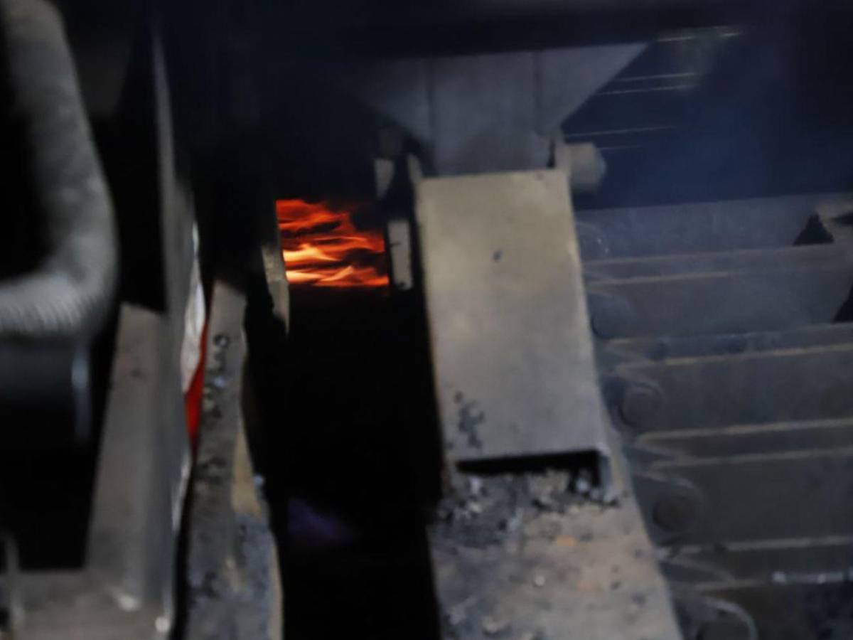 Se agiliza reconstrucción nocturna del Fuerzas Armadas con los “dragones”