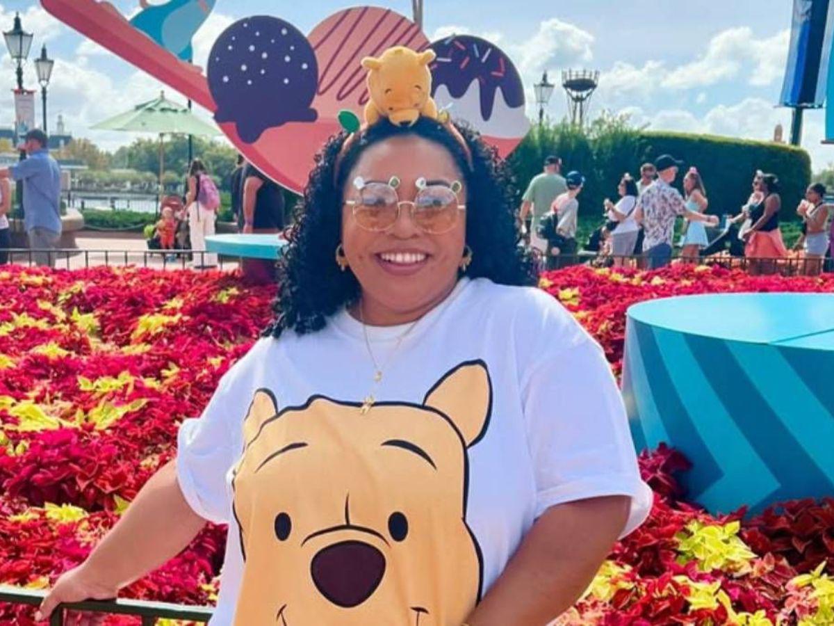 Fallece influencer de Disney a los 34 años tras una reacción alérgica durante cena navideña