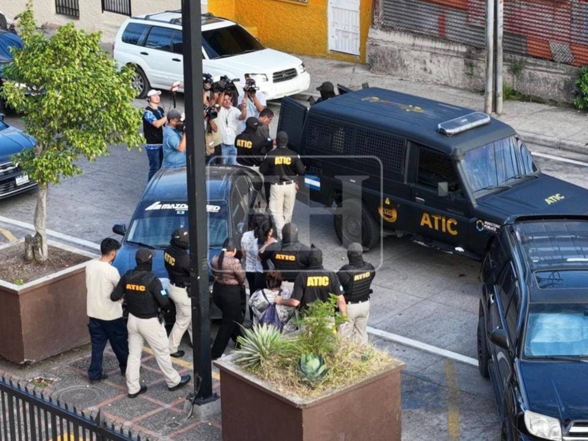 Robaron L586 mil en 41 minutos: así operaba red que entraba a bancas en línea y hacía transferencias