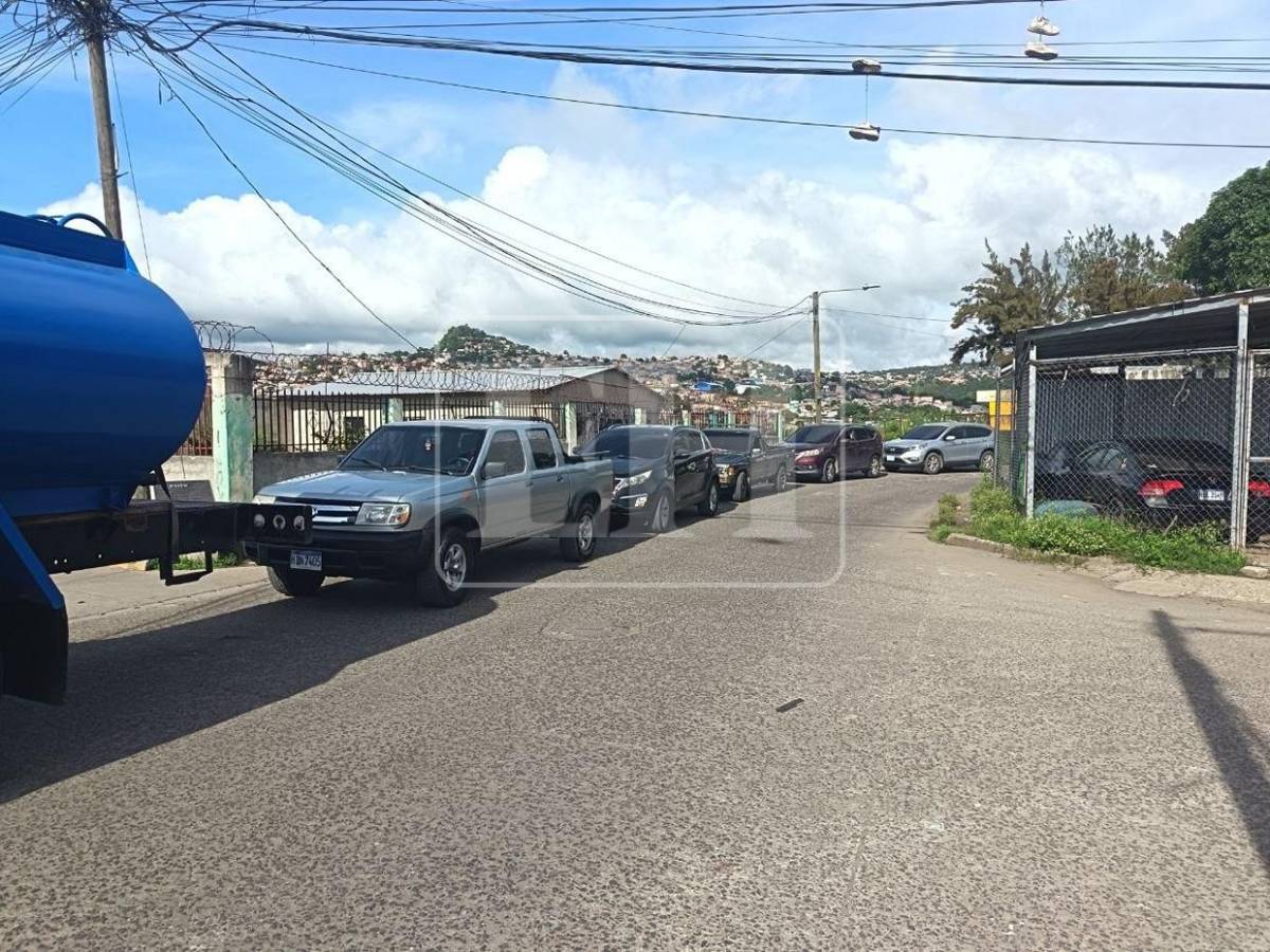 Caos vehicular en sector norte de anillo periférico por protesta de transportistas