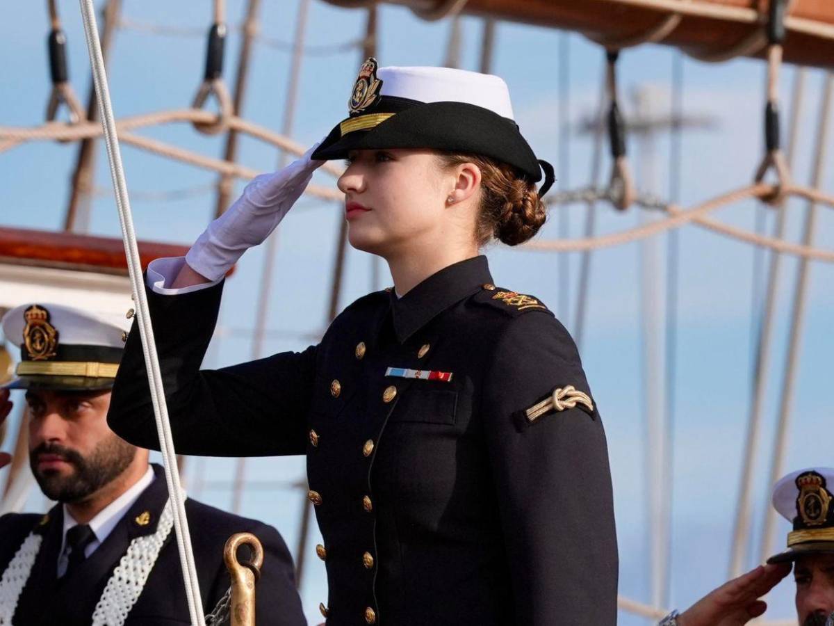 Princesa Leonor se embarca en el buque Elcano; estará en alta mar seis meses Princesa Leonor se embarca en el buque Elcano; estará en alta mar seis meses