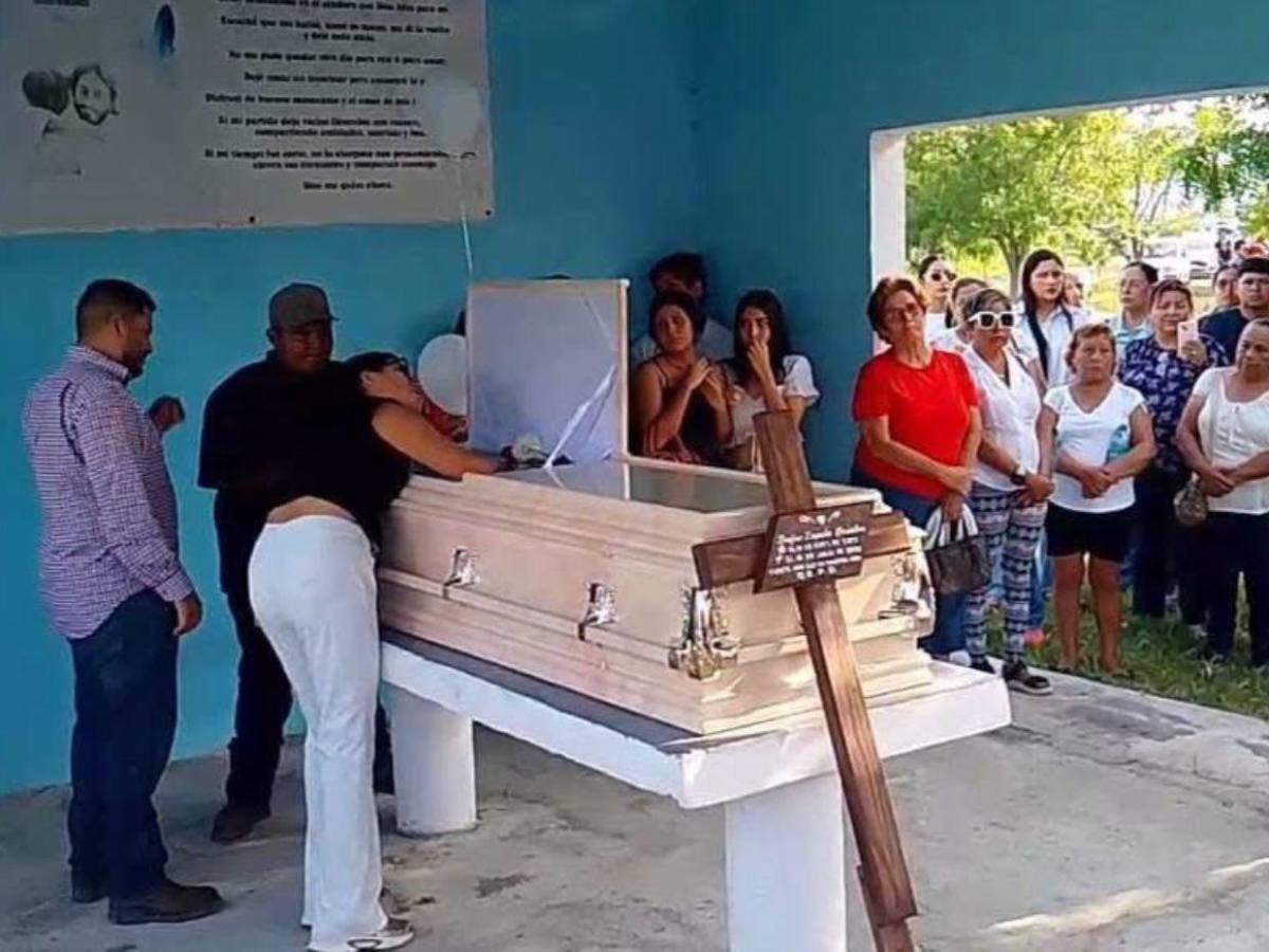 Revelan que Dafne Zapata, niña que murió en academia militar en México fue torturada antes de morir