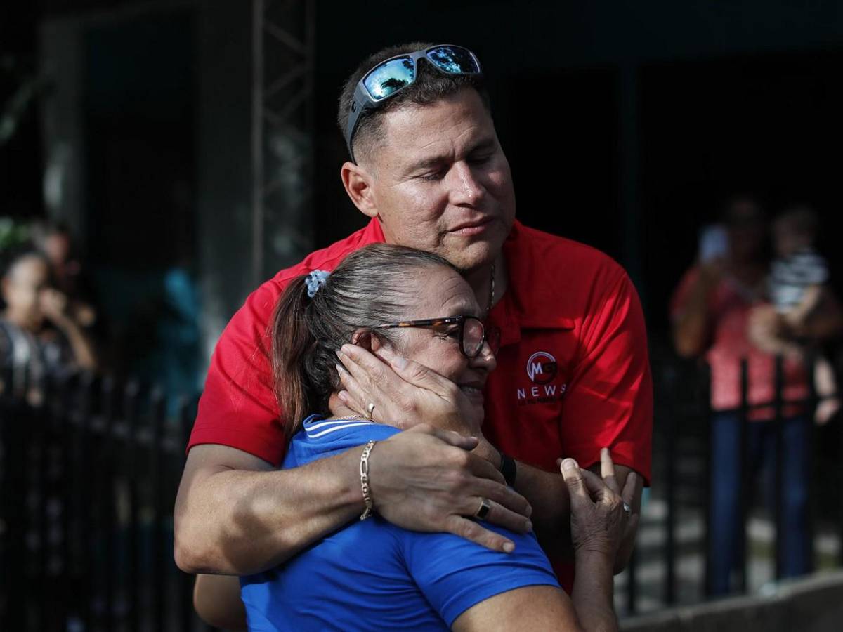 Mario Guevara, periodista deportado por informar arresto de migrantes, ya está en El Salvador