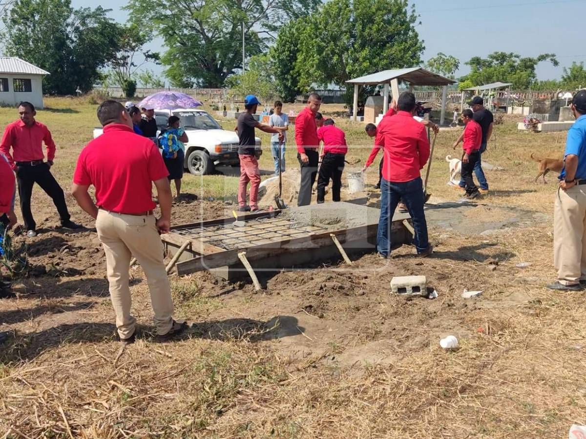 Nos dejas un vacío: dura despedida a las víctimas de la masacre en Trujillo