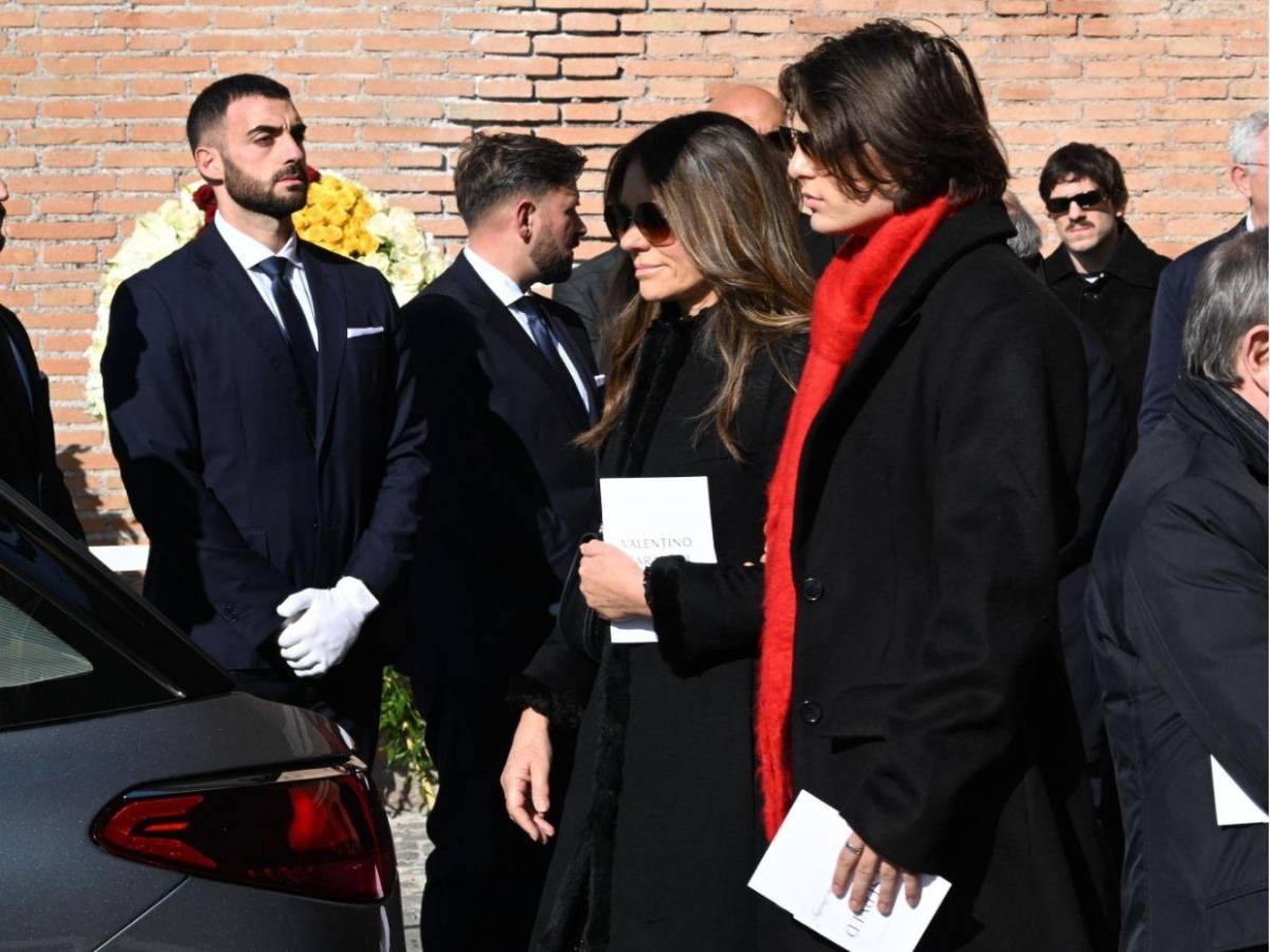 De Anne Hathaway a Donatella Versace: Famosos que asistieron al funeral de Valentino en Roma