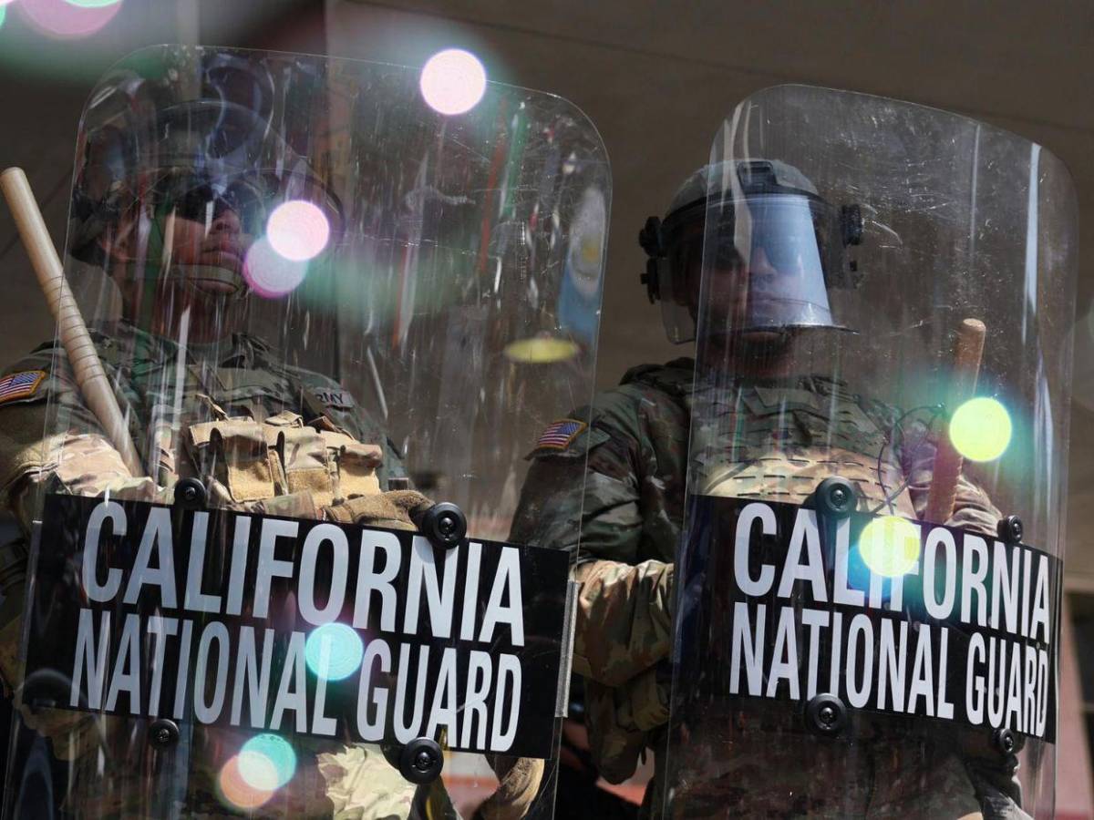 Orden inédita e ilegal no vista en 60 años: la polémica por envío de Guardia Nacional a Los Ángeles
