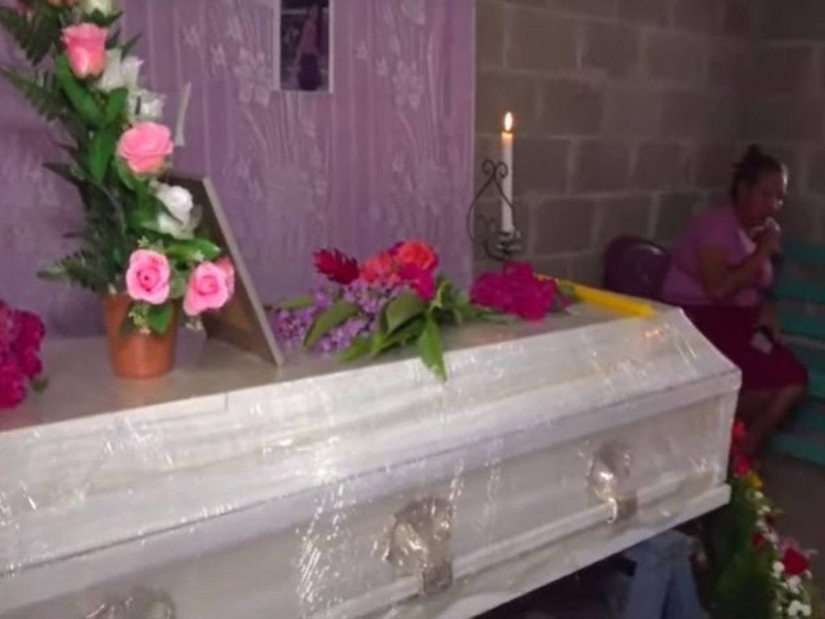 Consternación y dolor en velatorio de las tres jóvenes asesinadas en Cedros