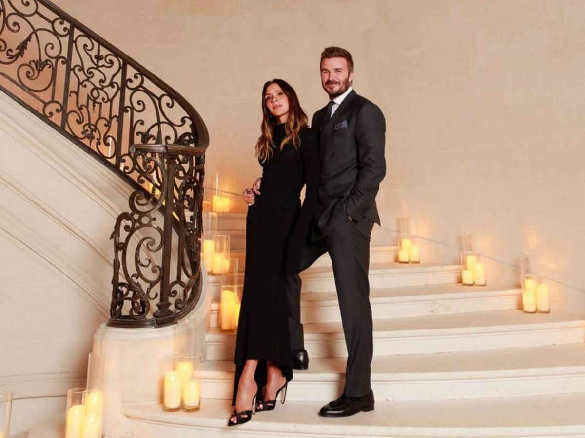 Victoria Beckham es condecorada en Francia como Oficial de las Artes