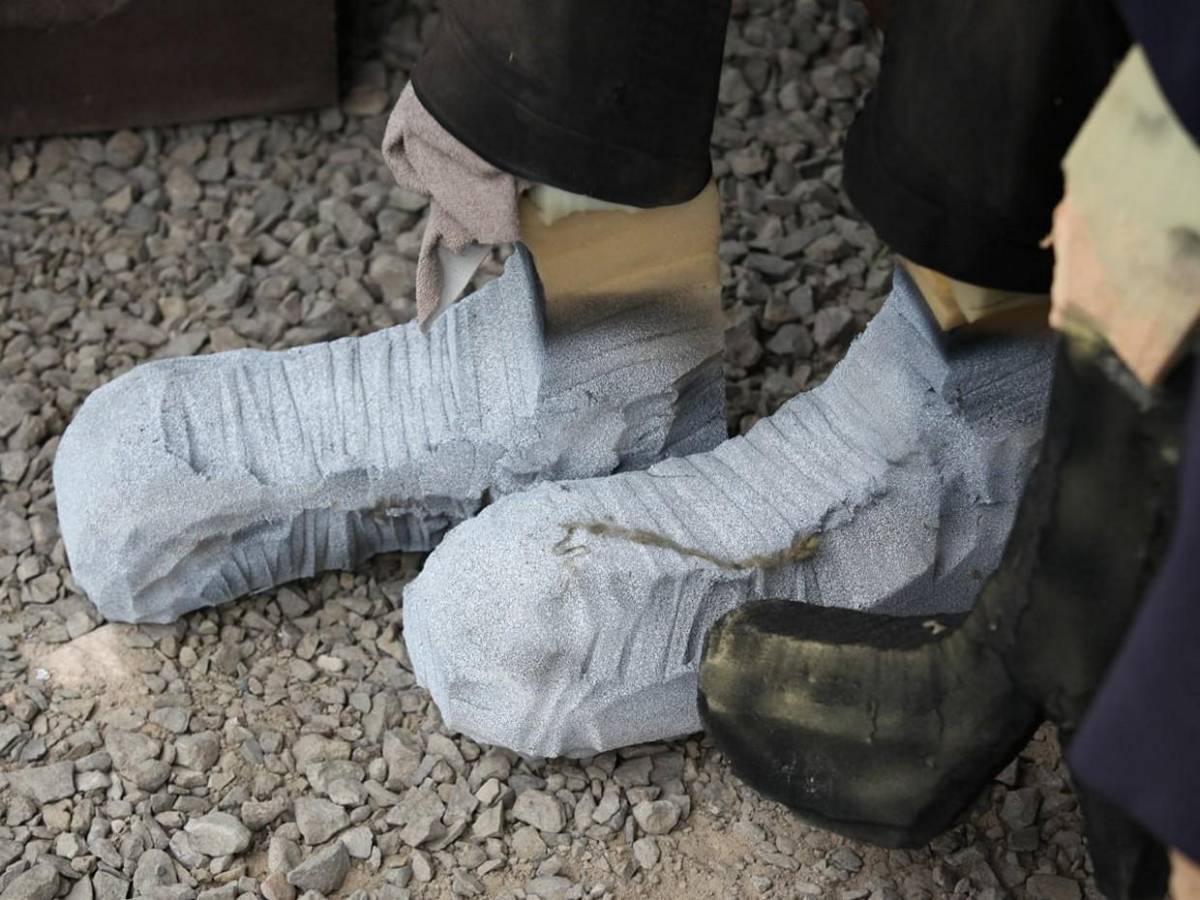 Creativos Años Viejos se preparan para despedir el 2025 en la capital