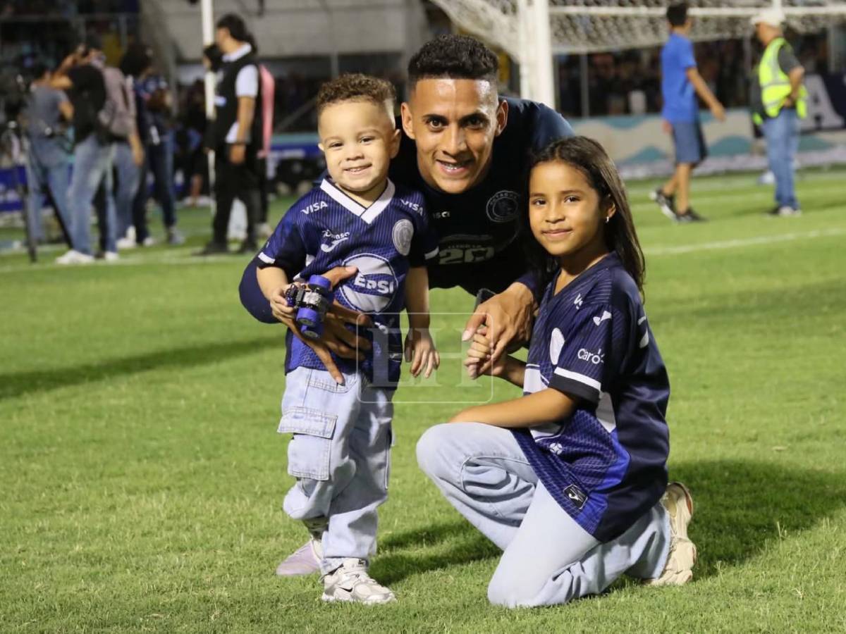 Emilio Izaguirre lloró y el lindo regaló a los jugadores: Motagua celebra la copa número 20